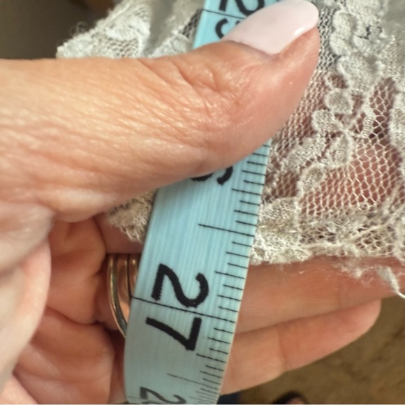 POL Lace Boho Sleeveless Tie Front Oversized Top Shirt Size Medium V Neck Lace - Picture 6 of 7